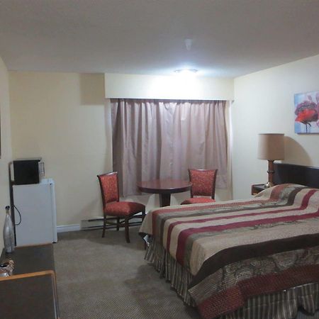 Vanderhoof Inn Екстериор снимка